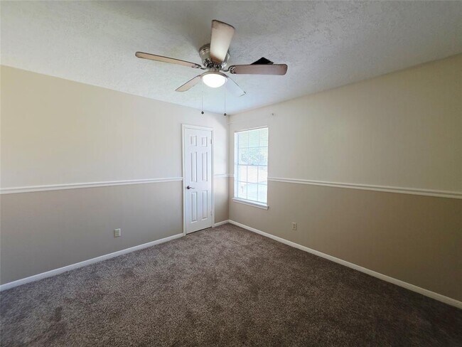 Building Photo - 10306 Jockey Club Dr