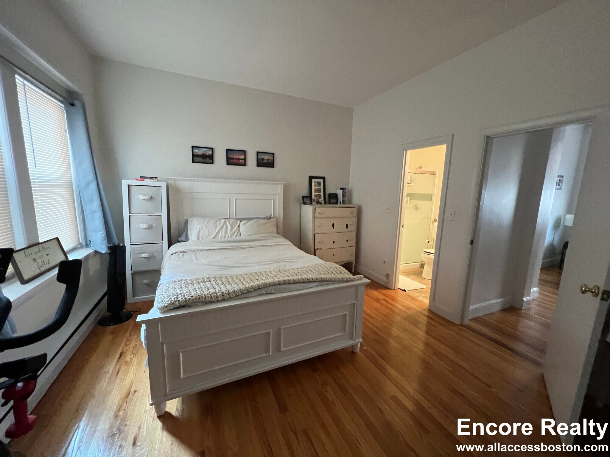 Building Photo - 202 St Paul St