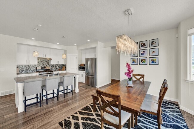 Building Photo - 4586 W Thorley Dr