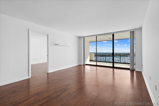 Building Photo - 5200 N Flagler Dr