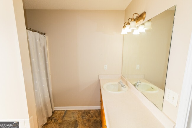 Building Photo - 1802 N Leah Ln