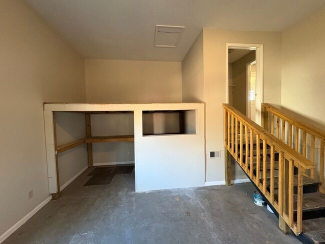 Building Photo - For Rent