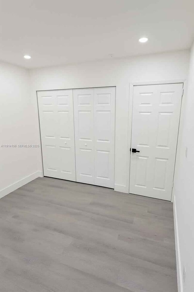 Building Photo - 417 NW 2nd Ave