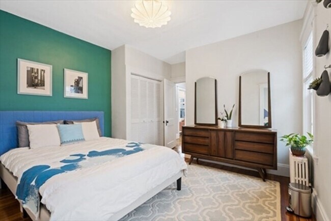 Building Photo - Parking - Free Laundry - Deck - Yard