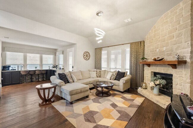 Building Photo - Fully Furnished Home in South Grand Prairi...