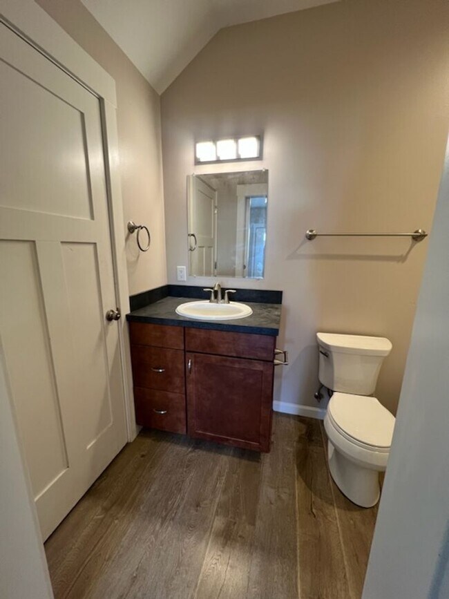 Building Photo - 215 W Whitman St