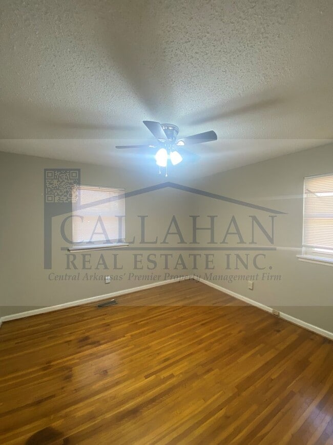 Building Photo - 303 S Longfield Ave