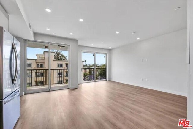 Building Photo - 8867 Alcott St