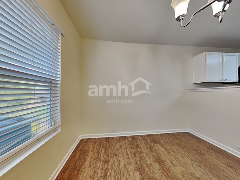 Building Photo - 7005 Sunman Rd