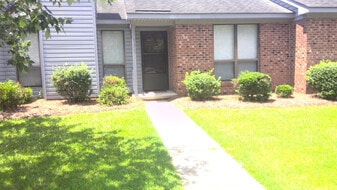 Building Photo - 736 Colony Pl