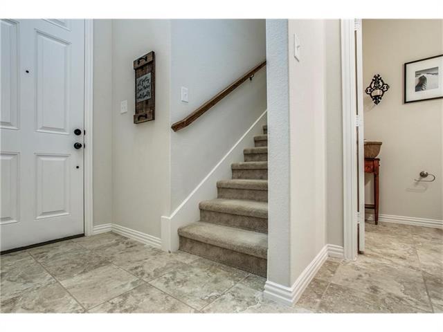 Building Photo - 929 Jamesville Ln