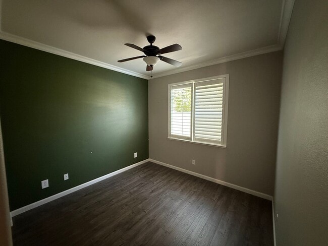 Building Photo - 1665 Highland Dr