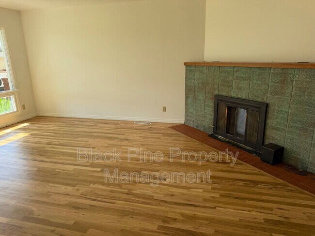Building Photo - 8020 W King St