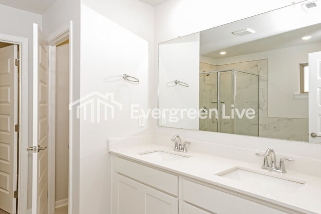 Building Photo - 226 Exeter St