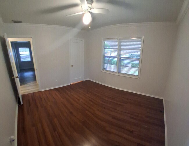 Building Photo - 5815 Garden Ave