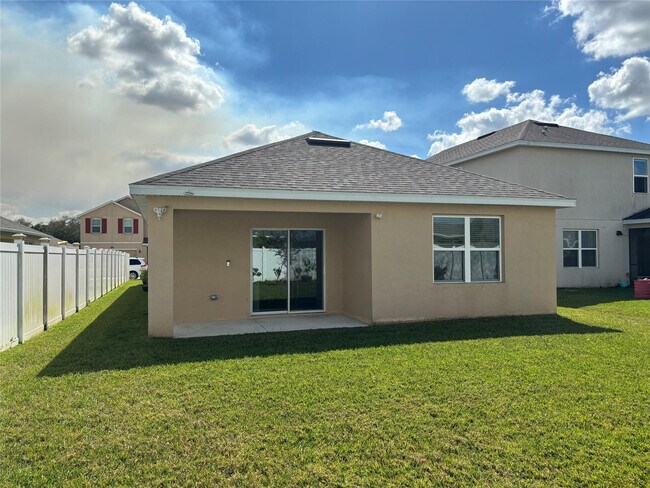 Building Photo - 11150 SW Sophronia St