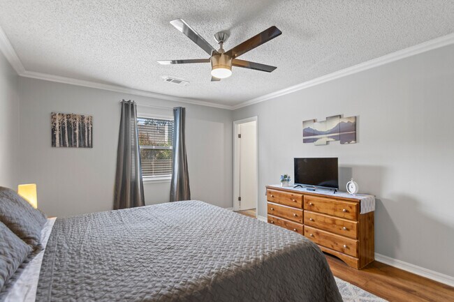 Building Photo - 106 Willow Grove Ct