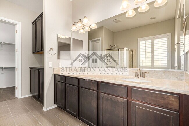 Building Photo - 21004 E Sunset Dr