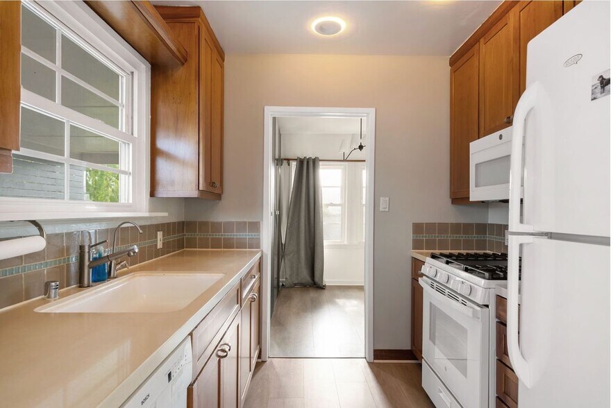 Building Photo - 4108 Harter Ave