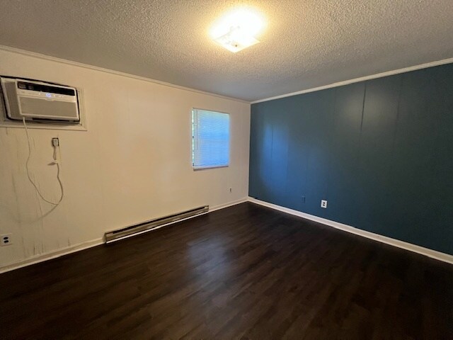 Building Photo - 235 Corona St