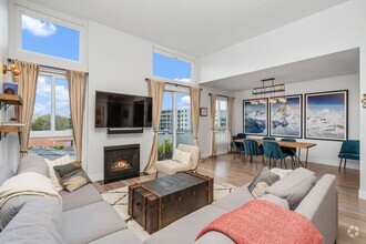 Building Photo - Beautiful Penthouse condo