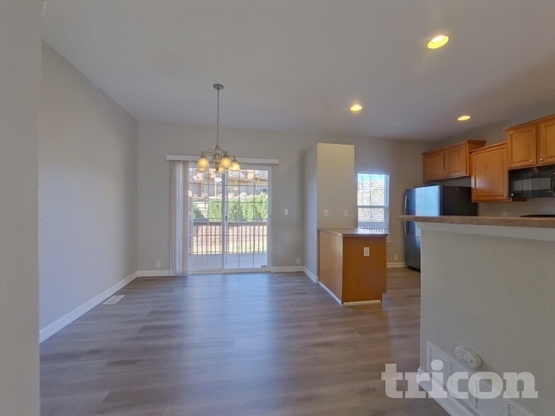 Building Photo - 968 Burning Bush Point