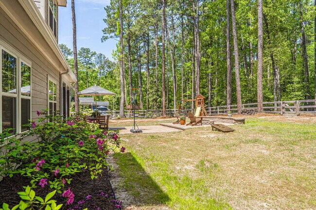 Building Photo - 156 Lakeview Dr