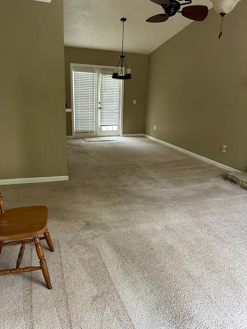 Building Photo - Room in House on Sugar Crest Dr