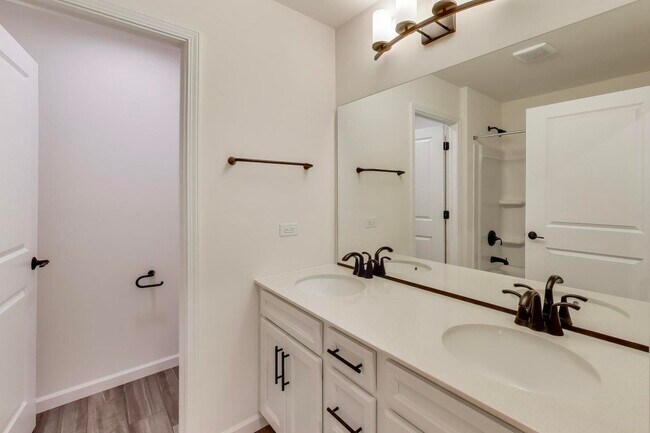 Building Photo - 2240 Bent Grass Wy