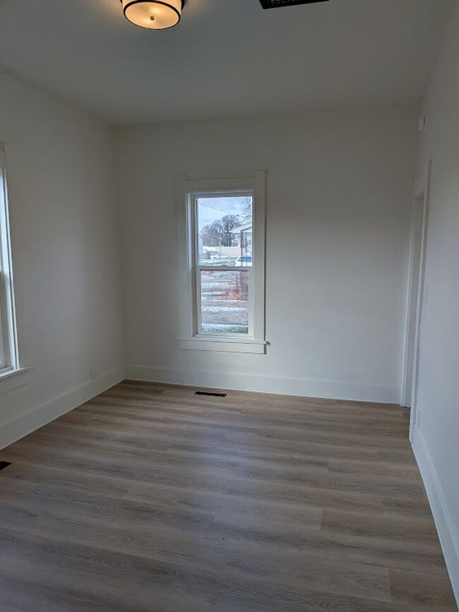 Building Photo - 622 Beckham St