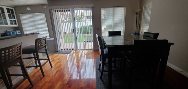 Building Photo - Gorgeous 3 Bed, 2.5 Bath Townhome In Rancho Del Rey - Chula Vista!