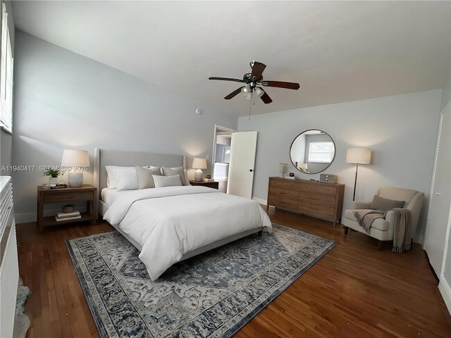 Building Photo - 1316 NE 105th St