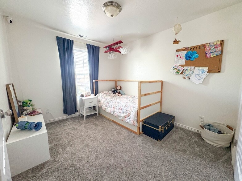 Building Photo - 98 N 1650 E