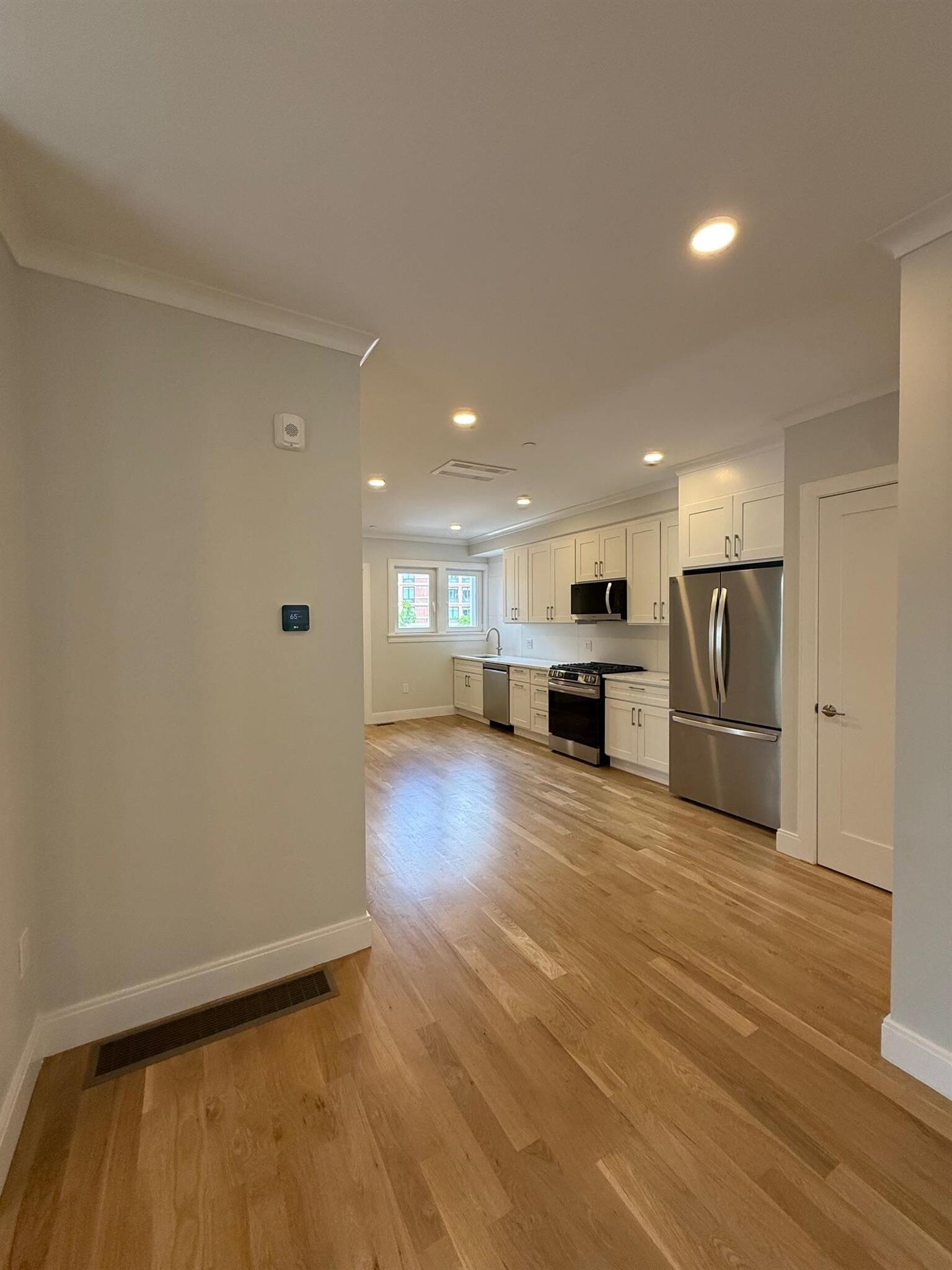 Building Photo - 37 Gore St