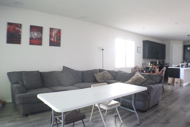 Building Photo - 5132 Sawmill Pt Wy