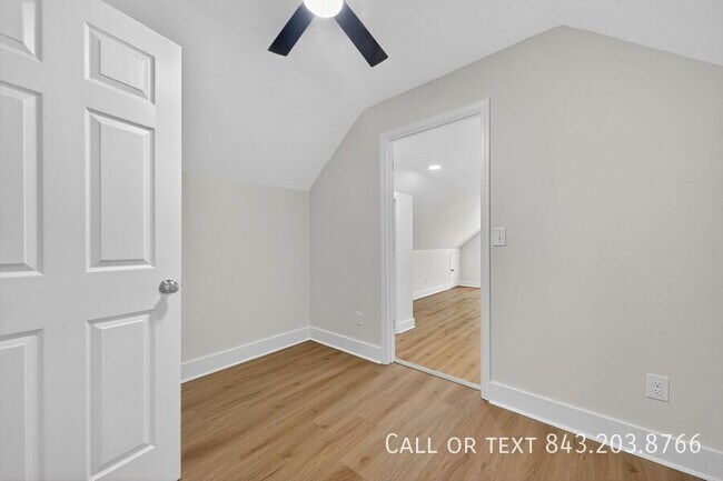 Building Photo - 955 Godber St