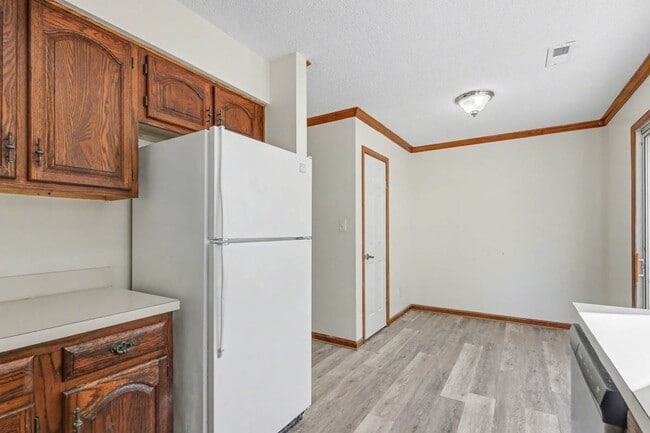 Building Photo - Updated 2BR Home Near Transit with Private Fenced Yard in Newport News