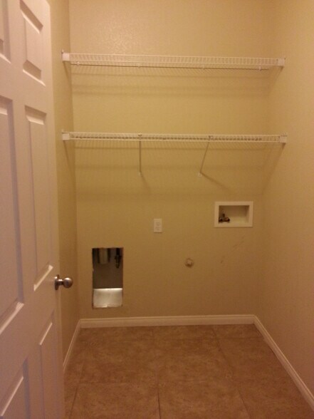 Building Photo - 3936 Red Trumpet Ct