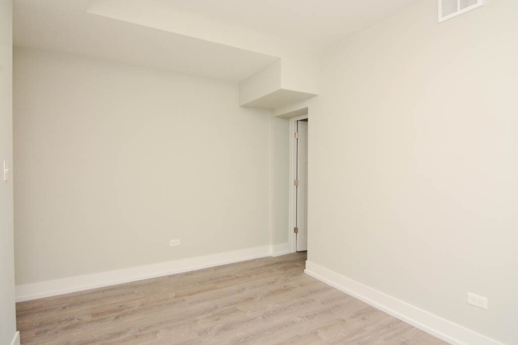 Building Photo - 1133 Maple Ave