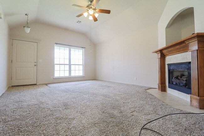 Building Photo - 3 Bed 2 Bath Home in Collinsville *Price D...