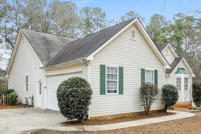 Building Photo - 5191 Memorial Ln SW