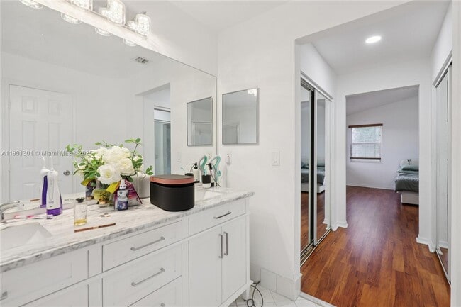 Building Photo - 14804 SW 155th Pl