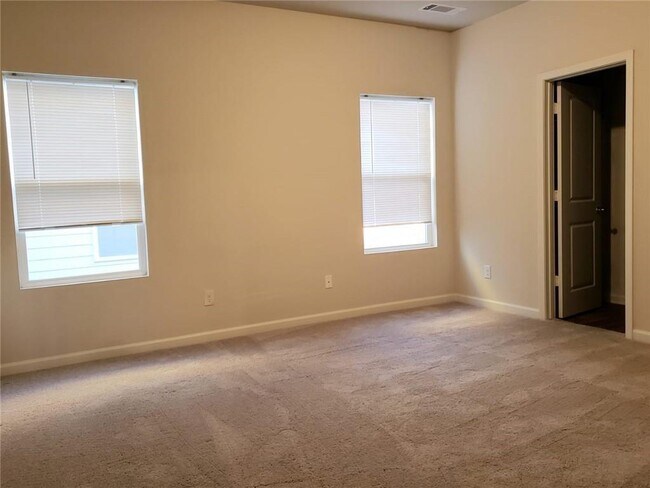 Building Photo - 939 Independence Ave