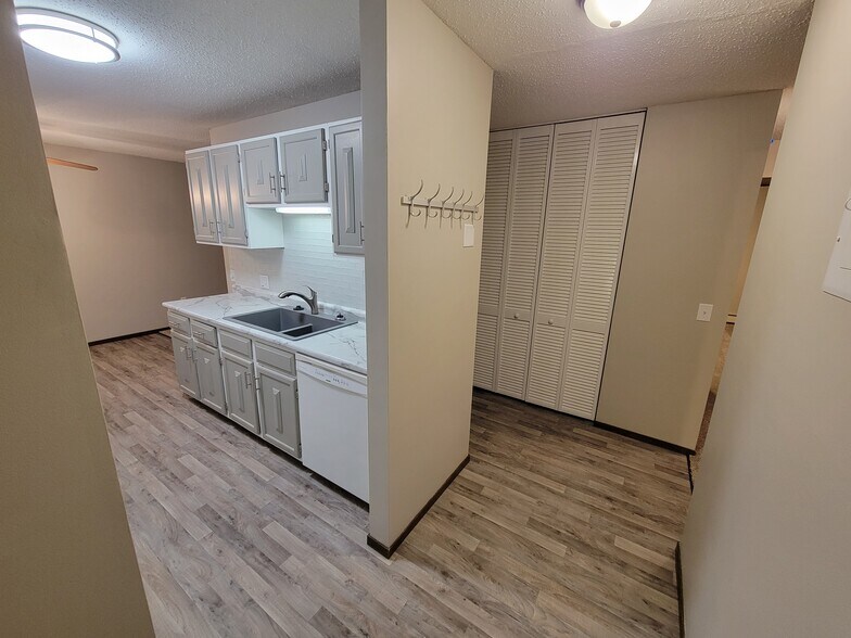 Building Photo - 3917 Heritage Hills Dr