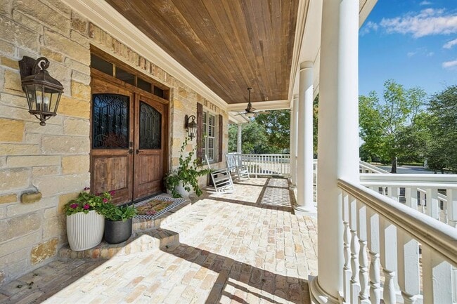 Building Photo - 8403 Horseshoe Ledge