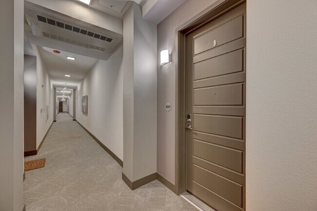 Building Photo - $2,150- 2 Bed, 2 Bath Condo in Littleton w...