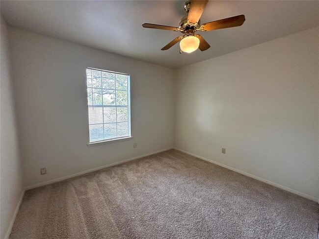 Building Photo - 2203 Creekside Ln