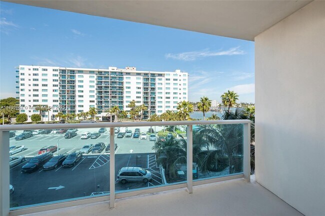 Building Photo - 7501 E Treasure Dr