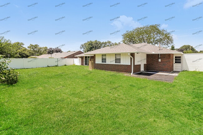 Building Photo - 2200 Kajean Ave
