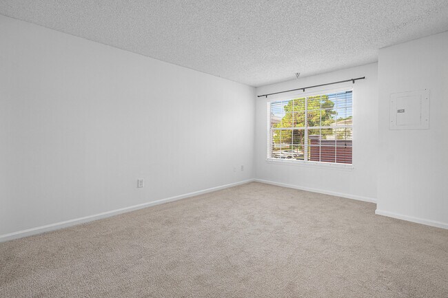 Building Photo - 1345 Crystal Way